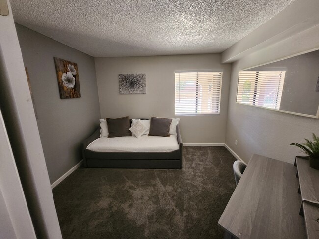 2B / 2B - 994 Sq.ft Guest bedroom