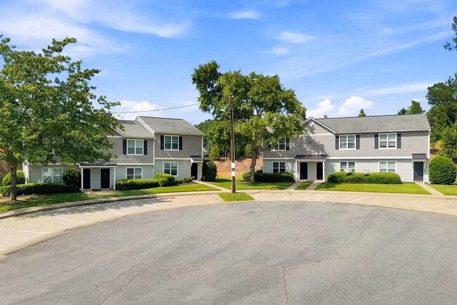 Photo - Whispering Trace Apartments