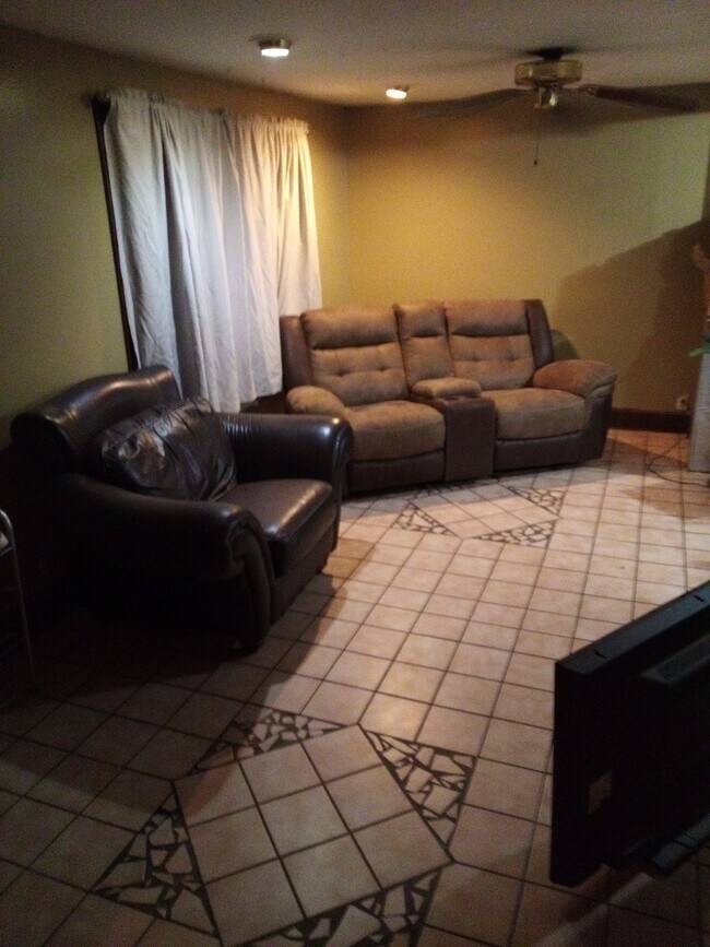 Photo - 3600 S County Line Rd House