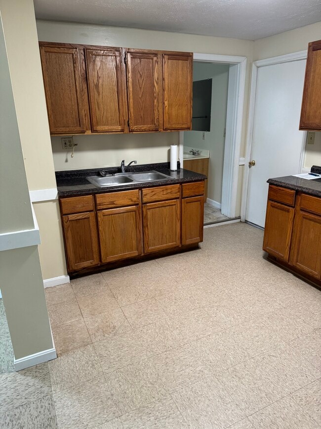 Photo - 741 Carlisle St