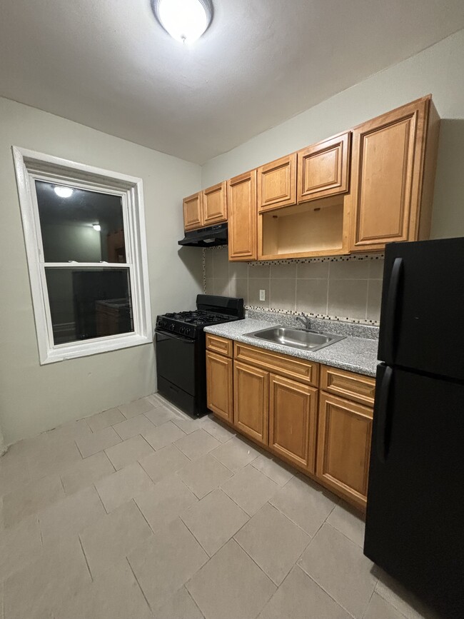 196 Roseville Ave 44 - 205 Roseville Ave Apartments Unit 2