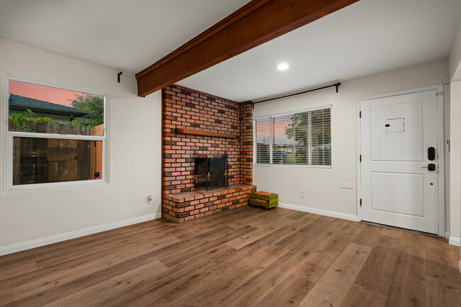 Photo - 3440 Hershey St