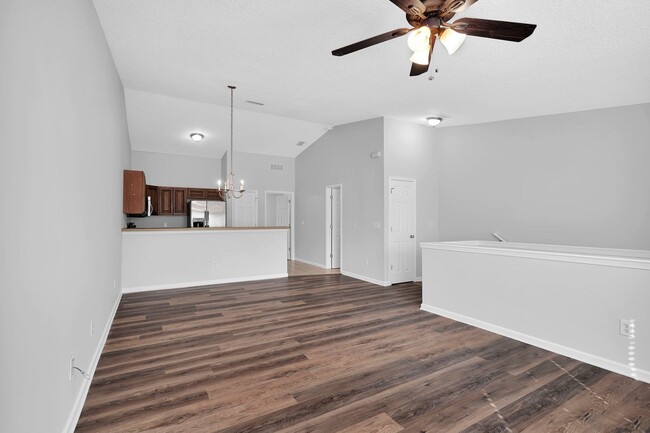 Building Photo - Charming 3 BR Home in Jacksonville, FL