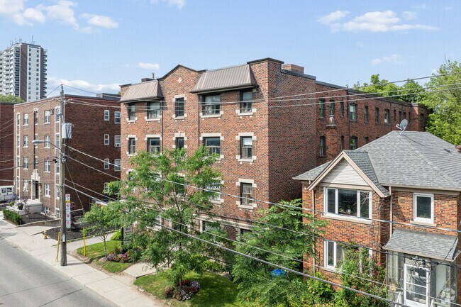 Photo - 1602 Bathurst Street