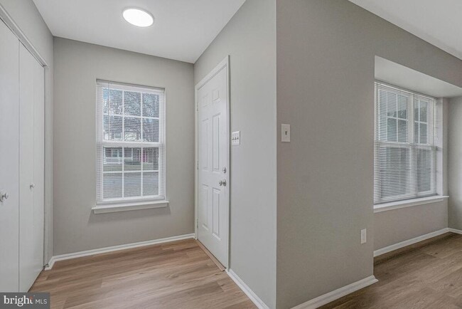 Photo - 5204 Flounder Ct W