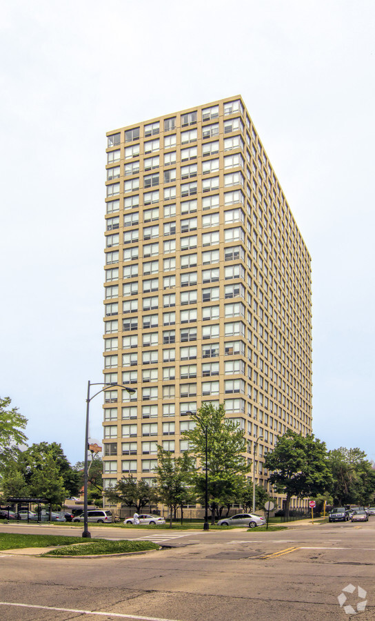 King Drive - Luther Terrace Apartments