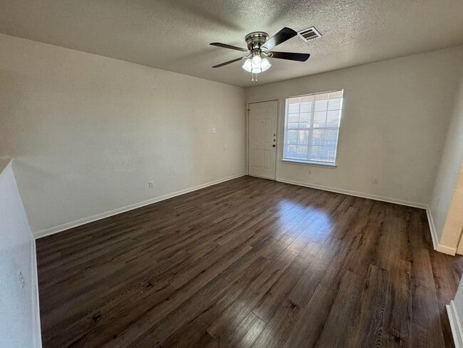 1606 Dugger Cir Unit C