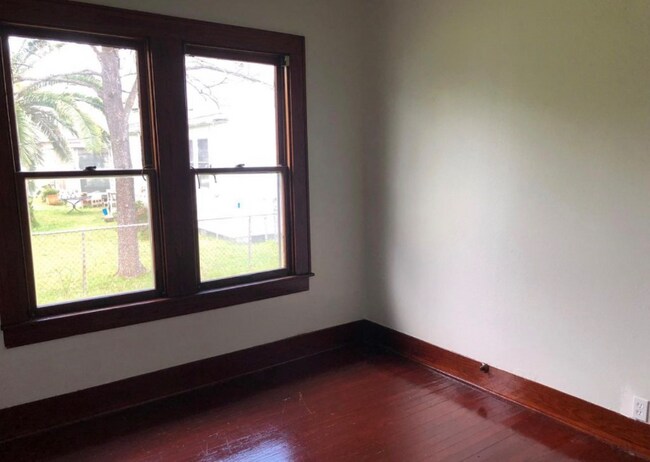 Building Photo - 8153 River Dr