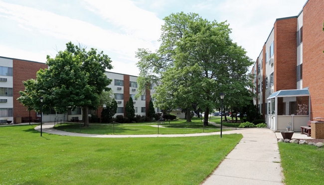 Photo - Pinehaven Apartments