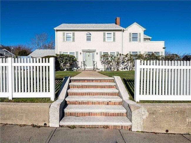 132 Memorial Blvd