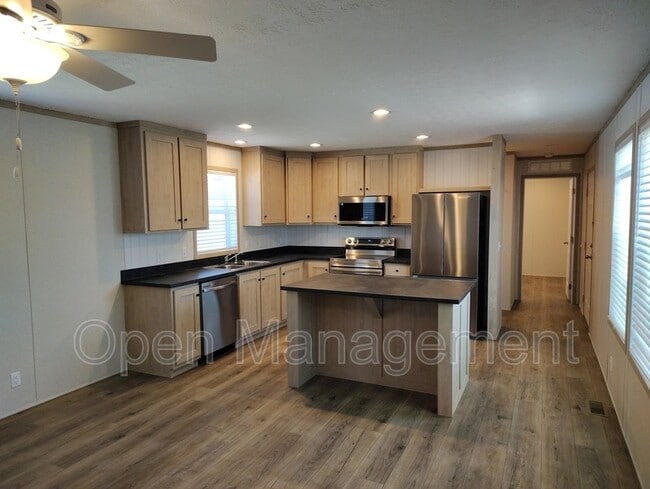 118 Erin Ln