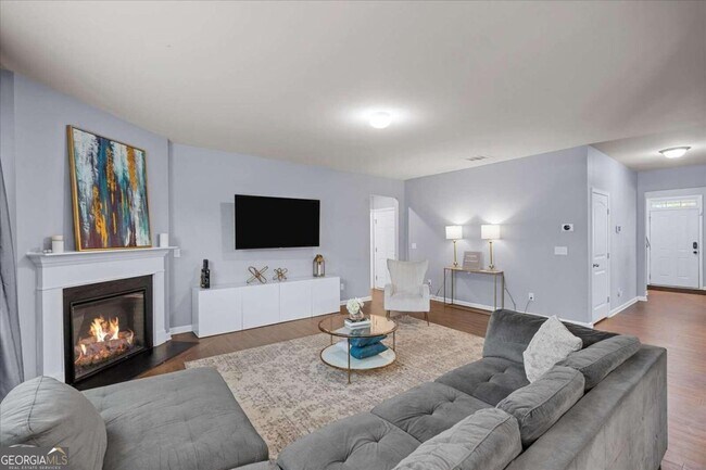 Photo - 637 Yazzie Pl