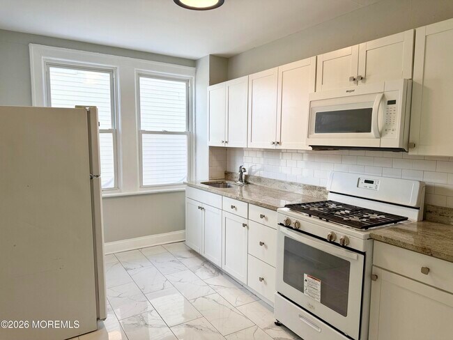 Photo - 37 2nd Ave Unidad 1