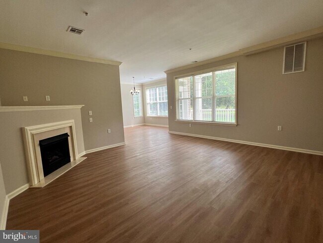 Photo - 212 Masterson Ct