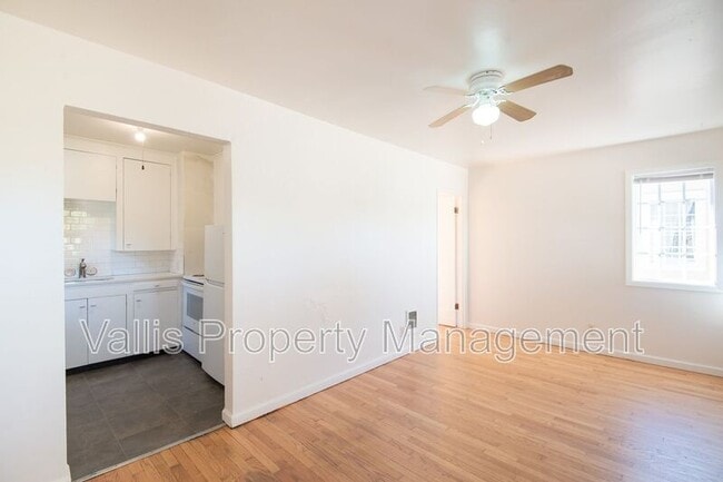 Photo - 526 19th St NE