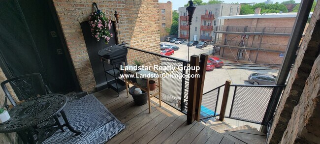 Photo - 4611 N Dover St Unidad 3N