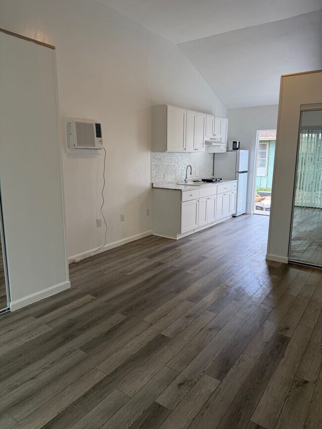 Photo - Arlington Unit C