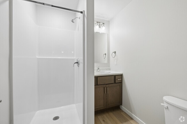 2BR, 2BA - 1,166SF - Second Bathroom