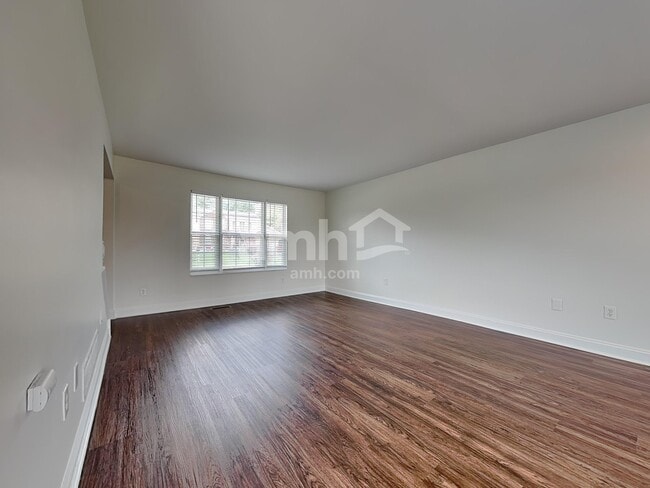 Photo - 2819 Coachlight Ln