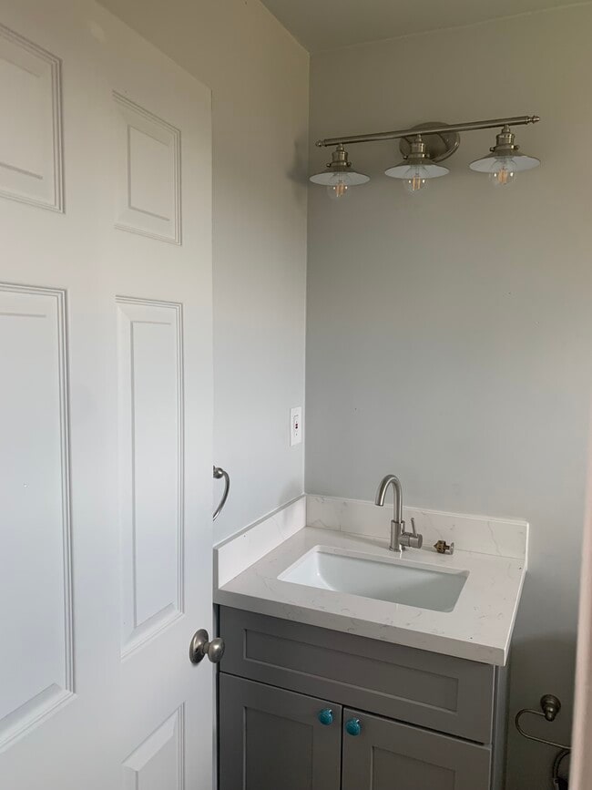 Photo - 1009 E Watkins St Unit #1
