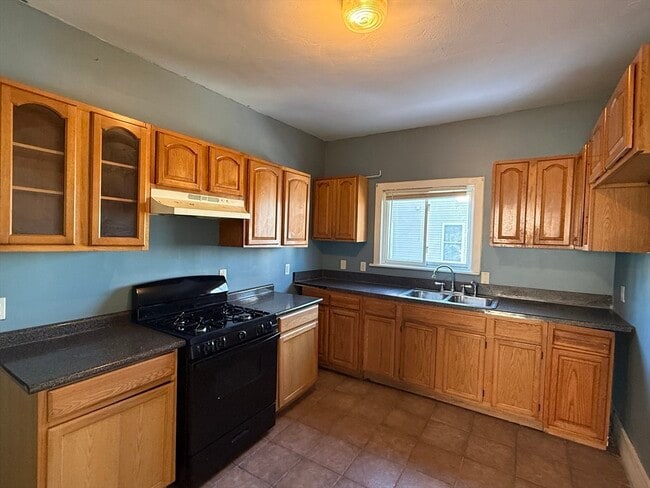 Photo - 234 Green St Unit 1