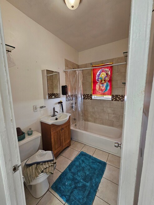 1 Vassar Ave Unit Room2