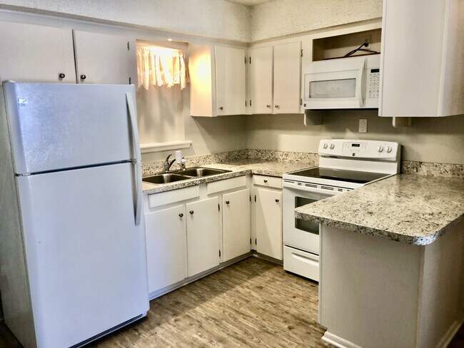Photo - 116 Montrose Dr