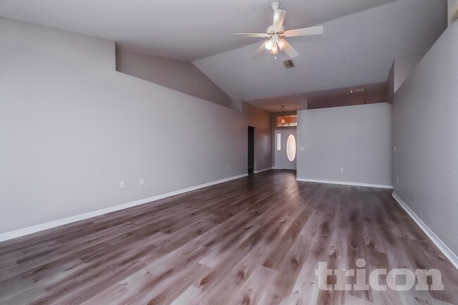 Photo - 8 Matricaria Ct