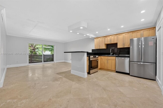 Building Photo - 7477 SW 82nd St Unit C213