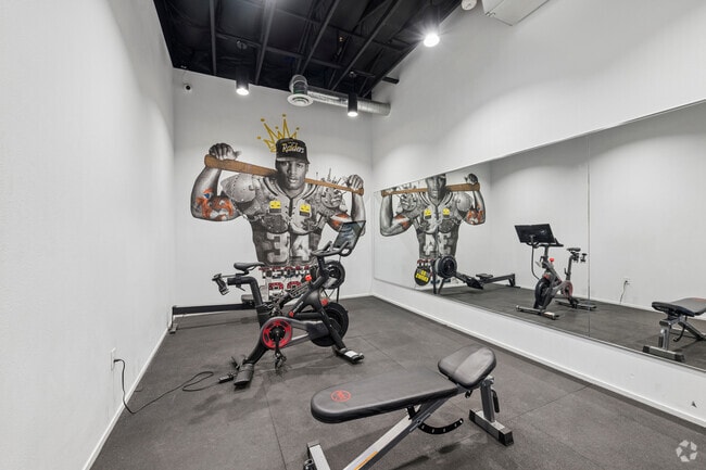 Gimnasia - shareDOWNTOWN - Arts District