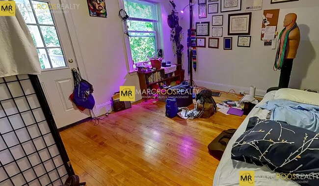 Photo - 15 Centre St