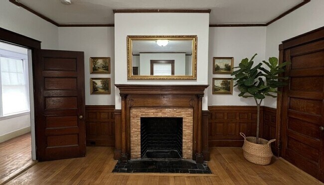 Building Photo - 15 Walton St Unit 2 Rental