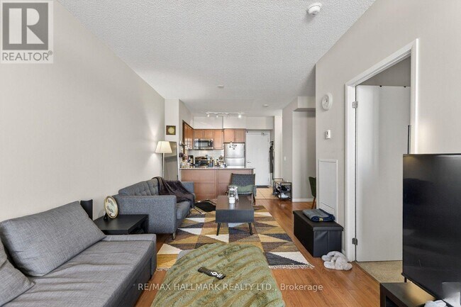 Photo - 830 Lawrence Ave W Unité 208