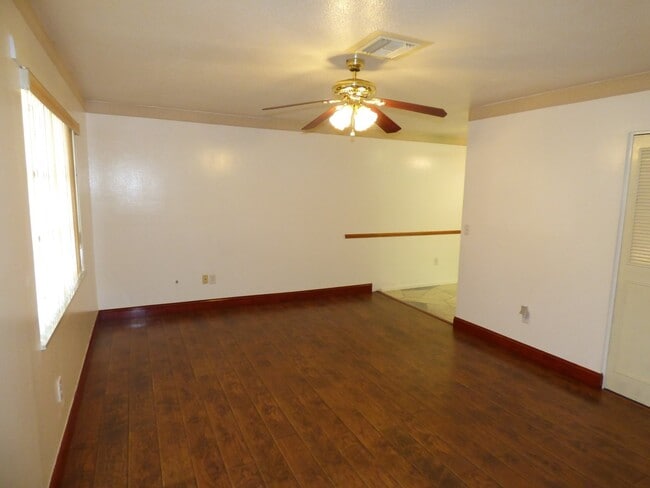Photo - Port Charlotte 2-bedroom 1-bathroom home, convenient to shopping and schools