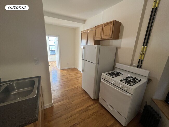 Photo - 350 E 91st St