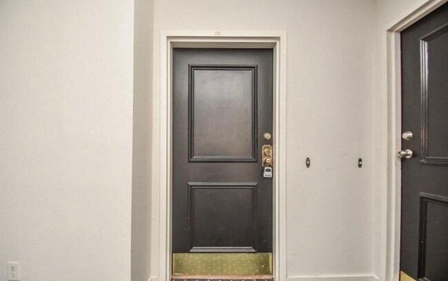 Photo - 2333 Bering Dr Unit 123