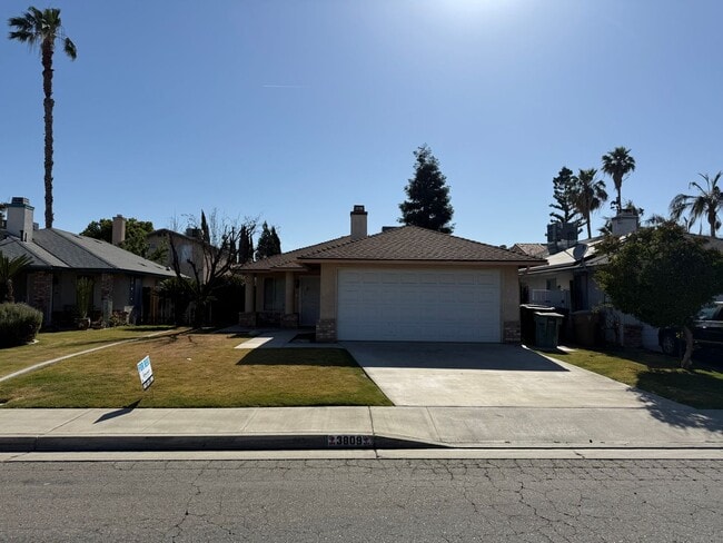 Spacious 2-Bedroom, 1-Bathroom Home in Sou... - Spacious 2-Bedroom, 1-Bathroom Home in Sou...