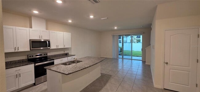 1410 Isleta Lp