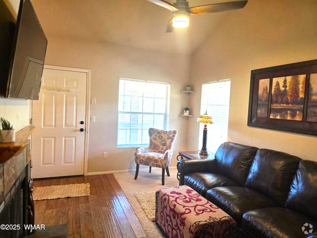 Building Photo - 93 E White Mountain Blvd Rental