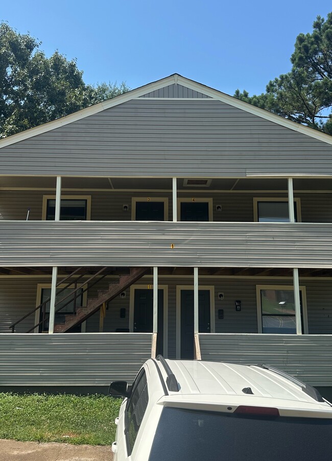 Building Photo - #1 Ashbury Unit 2