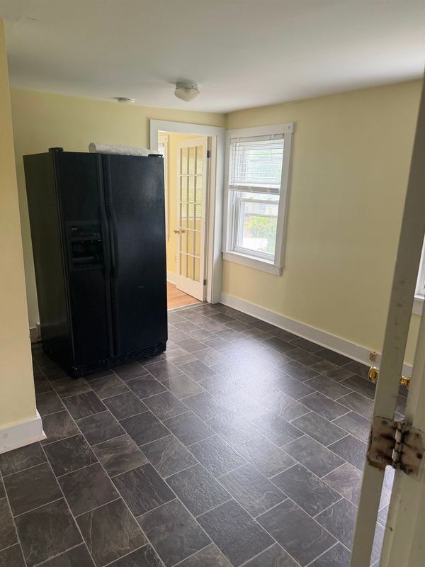 27 Ashuelot St Unit B