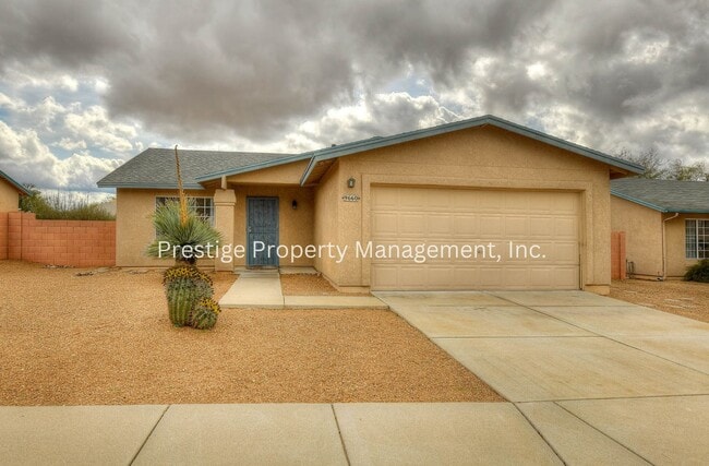 Building Photo - 3/2 Beautiful Rita Ranch Home With Open Design!!!