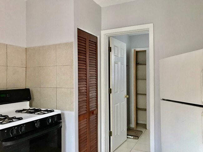 Photo - 1512 N Greenview Ave Unit CH
