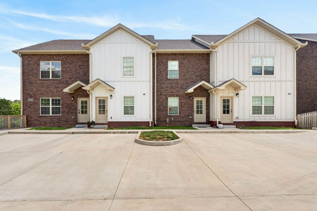 Building Photo - 500 Peachers Mill Rd Unit 4