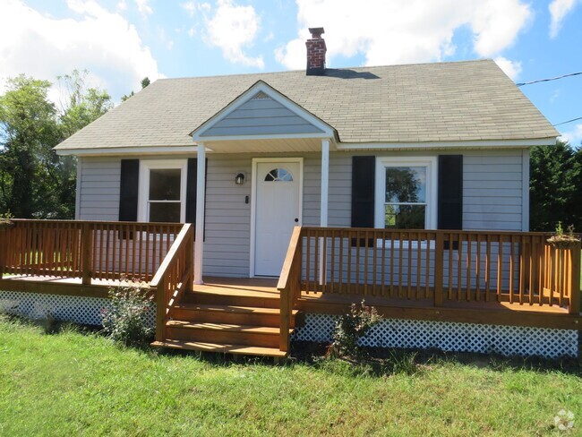 Building Photo - 3 Bedroom 2 Bath Home