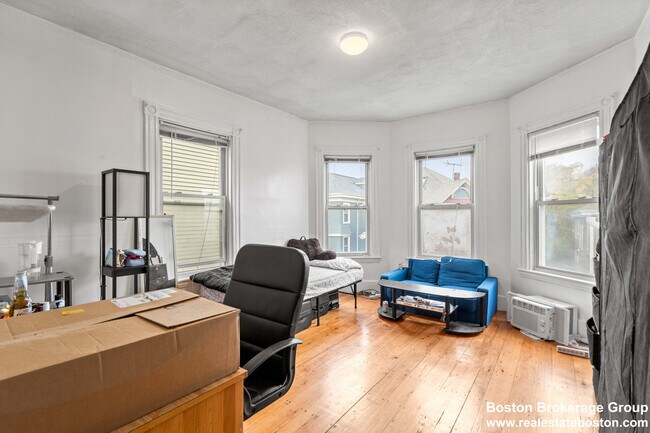 78 Hillside St Unit 3