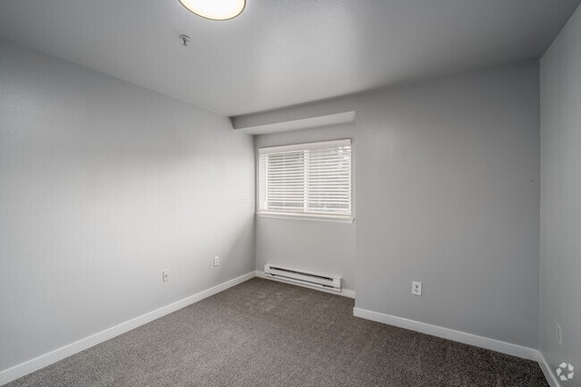 2BR, 2BA - 980SF - Bedroom