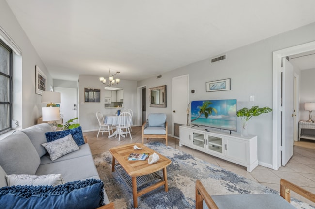 Photo - 1334 Chesapeake Ave Unit 1330 Chesapeake Ave