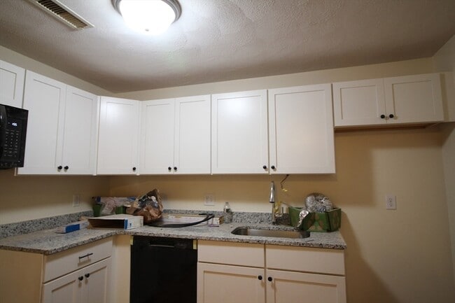 Photo - 132 Tyngsboro Rd Unidad 5