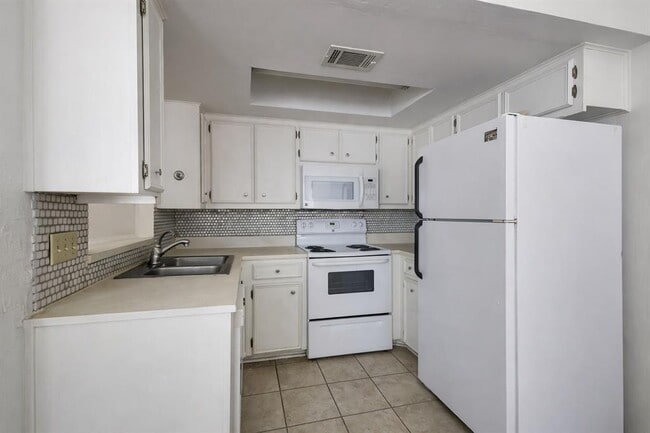 Photo - 706 W 22nd St Unidad 306